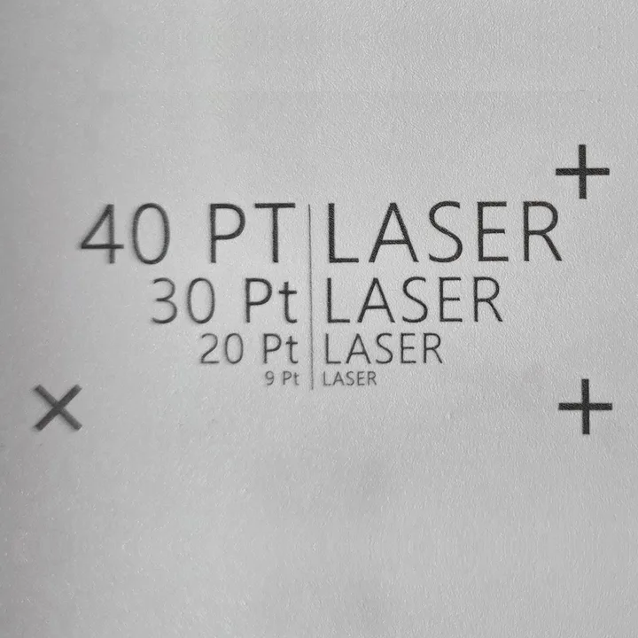 Lasermarkierte Schriftgrößen von 40 bis 9 Punkt als Auflösungstest
